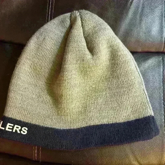 NHL  Edmonton Oilers knit hat grey and blue - Picture 3 of 4
